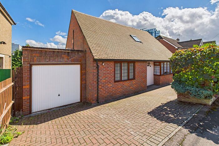 4 Bedroom Detached House For Sale In Park Road, Hemel Hempstead, HP1