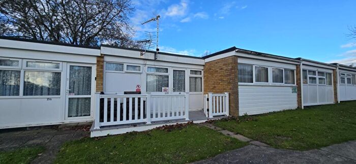 2 Bedroom Bungalow For Sale In Belle Aire Beach Road, Gt. Yarmouth, NR29