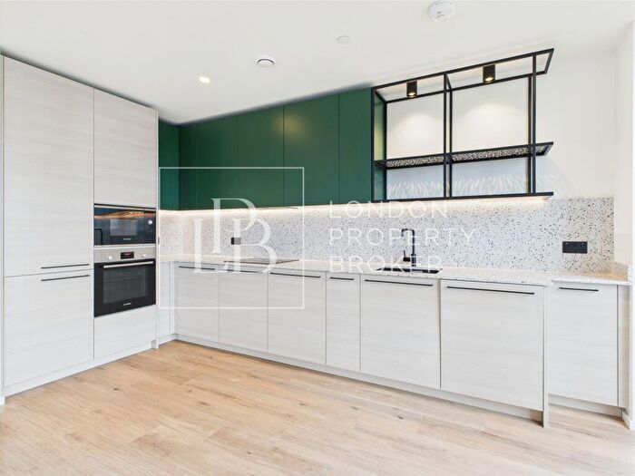 2 Bedroom Apartment To Rent In Barnacle House, Heron Wharf, E14