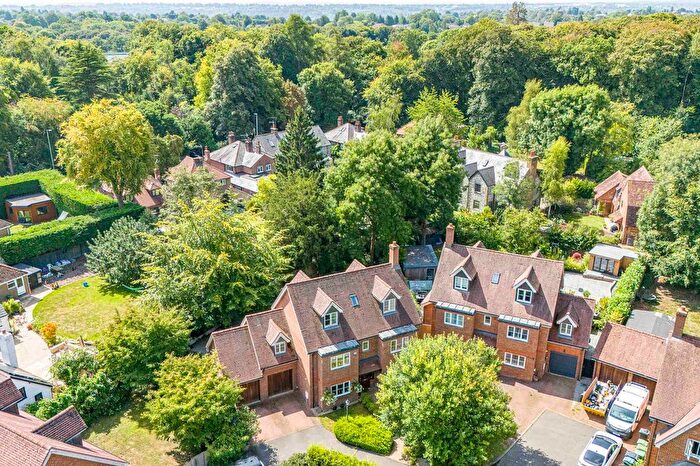 5 Bedroom Detached House For Sale In Willow Chase, Hazlemere, HP15