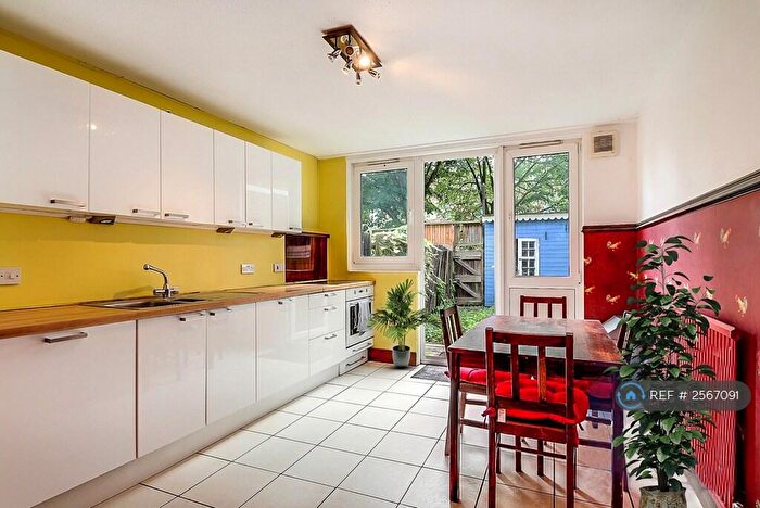 3 Bedroom Terraced House To Rent In Westacott Close, London, N19