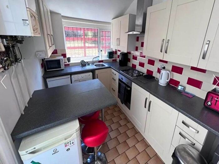 4 Bedroom Property To Rent In Rhyddings Park Road, Brynmill, Swansea, SA2