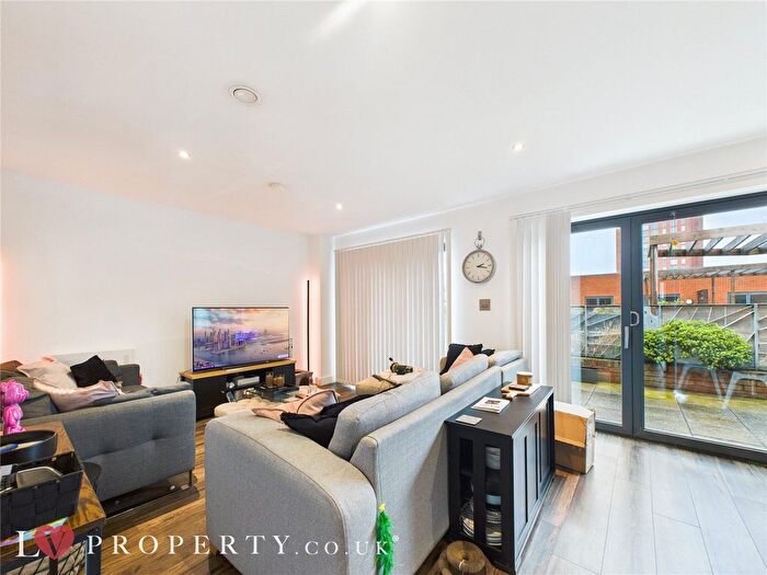 2 Bedroom Flat For Sale In Pope Street, Birmingham, West Midlands, B1