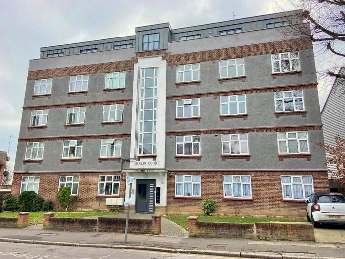 3 Bedroom Flat To Rent In Pellatt Grove, London, N22