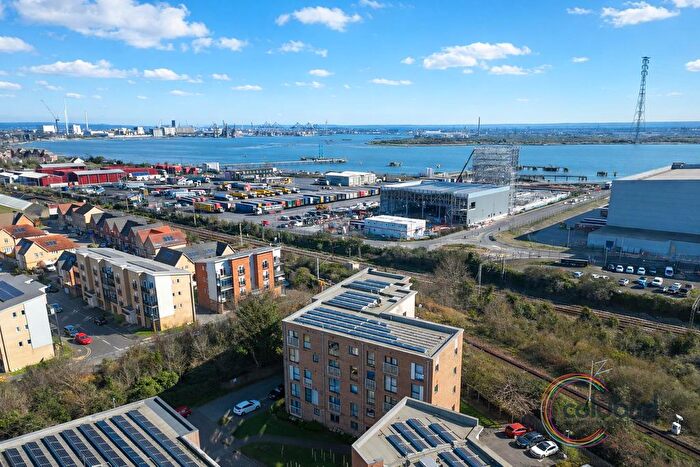 2 Bedroom Flat For Sale In Draper Close, Grays, RM20