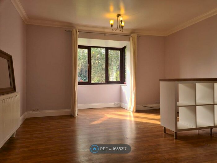 1 Bedroom Flat To Rent In Cooper Close, Dartford, DA9