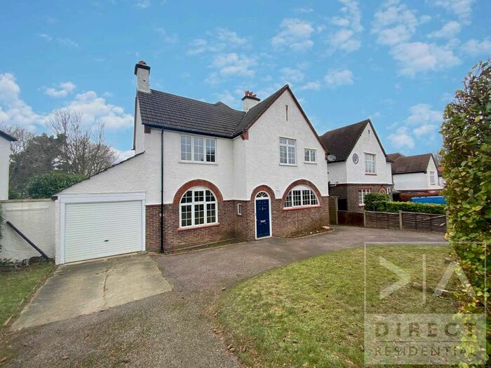 5 Bedroom Detached House To Rent In Cross Road, Tadworth, KT20