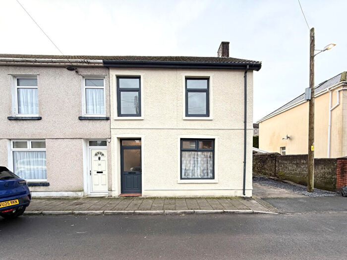3 Bedroom End Of Terrace House For Sale In Llewellyn Street, Trecynon, Aberdare, CF44