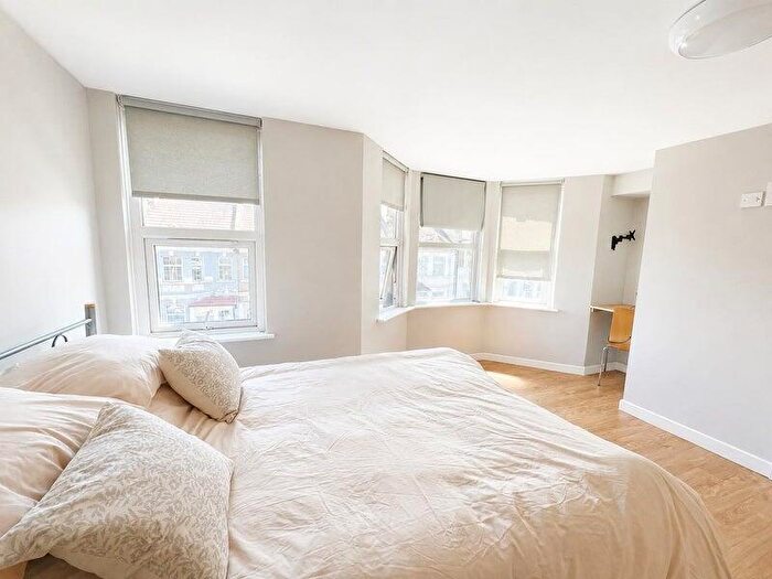 House Of Multiple Occupation To Rent In Heverham Road, Plumstead, Greenwich, SE18