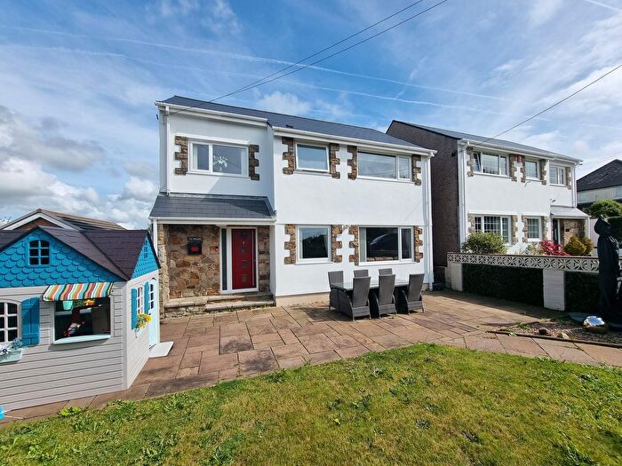 4 Bedroom Detached House For Sale In Morse Row, Bryncethin, CF32