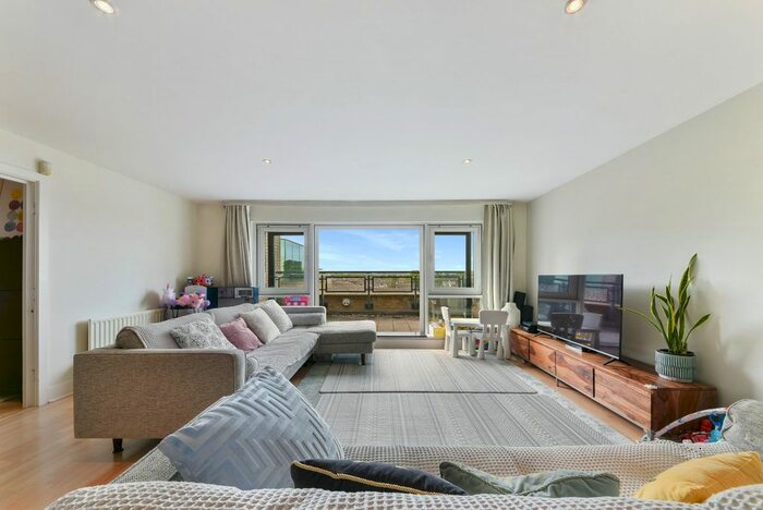 3 Bedroom Flat To Rent In Carrington House, A Montague Road, London, SW19