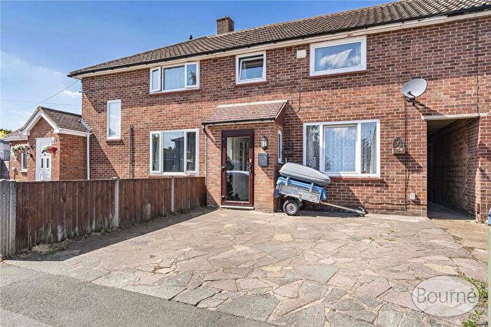 4 Bedroom Terraced House For Sale In Bunyard Drive, Sheerwater, Woking, Surrey, GU21