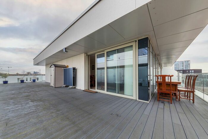 2 Bedroom Flat To Rent In Corsair House, 9 Starboard Way, Royal Wharf, London E16