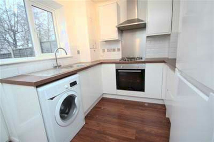 2 Bedroom House To Rent In Zero Deposit Option Available. Kelvin Gardens, Croydon CR0