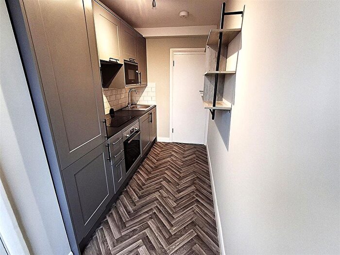 1 Bedroom Property To Rent In High Street, Weybridge, KT13