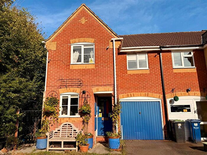 3 Bedroom End Terrace House For Sale In Horsefields, Gillingham, SP8