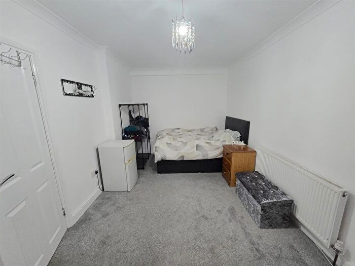 Studio To Rent In Milford Road, Southall, UB1