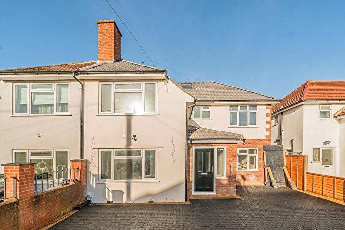 Studio To Rent In Wellington Avenue, Hounslow, TW3
