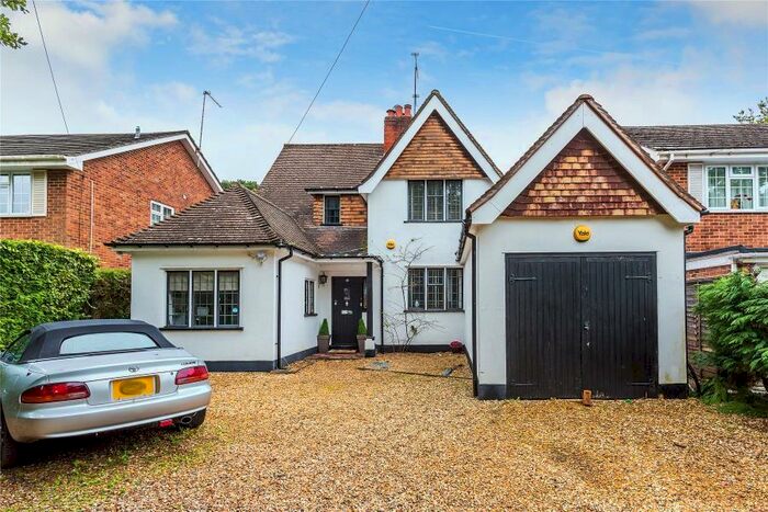 4 Bedroom Detached House To Rent In Woking, GU21