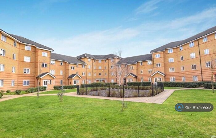 2 Bedroom Penthouse To Rent In Stanley Close, London, SE9