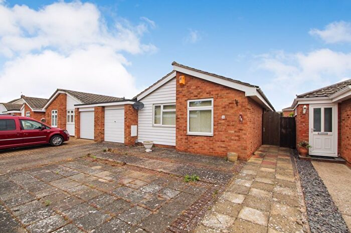 2 Bedroom Detached Bungalow To Rent In Seaton Drive, Bedford, MK40