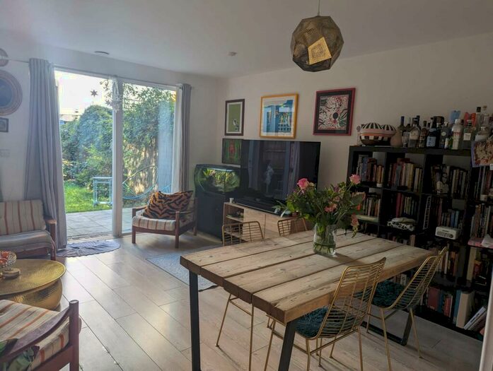 4 Bedroom House To Rent In Foundry Mews, Walthamstow, E17