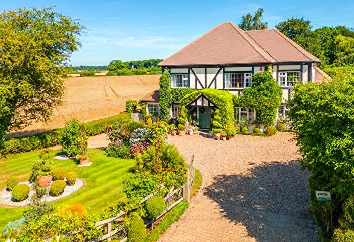 5 Bedroom Detached House For Sale In Rabley Heath, Welwyn, Hertfordshire, AL6