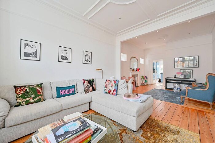 5 Bedroom Semi-Detached House To Rent In Wavendon Avenue, Chiswick, London, W4