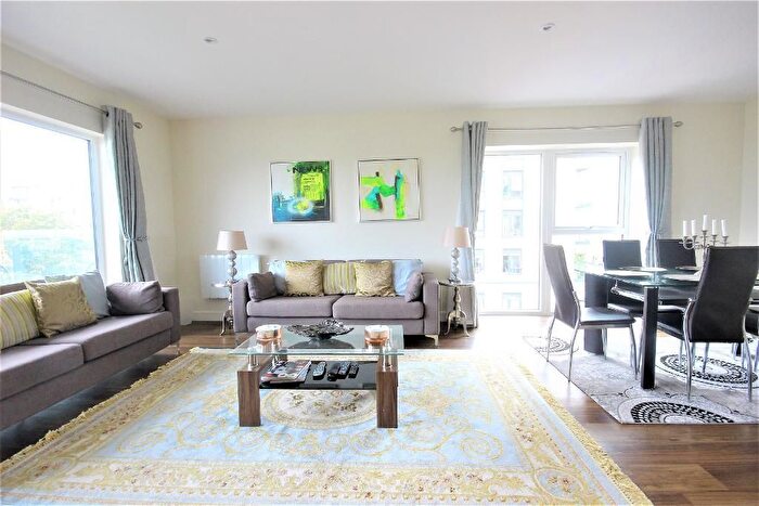 3 Bedroom Flat To Rent In Marina Heights, Pearl Lane, Gillingham, Kent, ME7