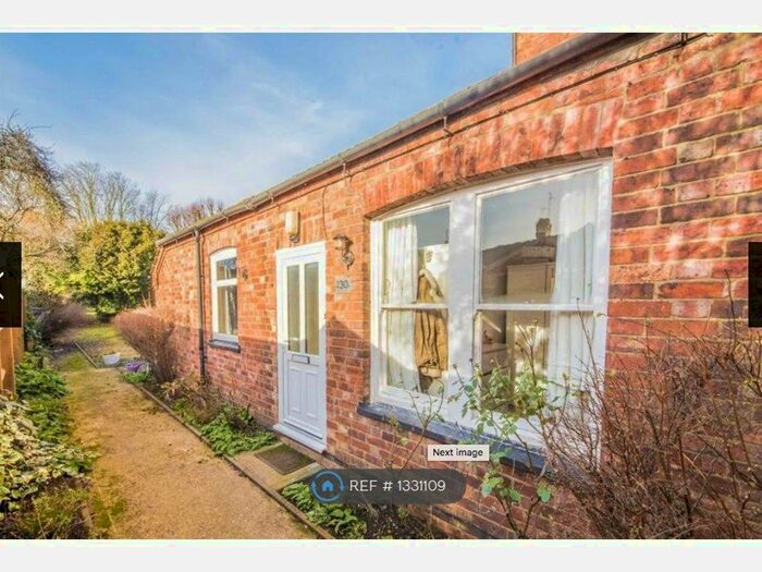 1 Bedroom Flat To Rent In London Road, Kettering, NN15