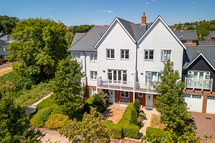 4 Bedroom Terraced House For Sale In Venics Way, High Wycombe, Buckinghamshire, HP11