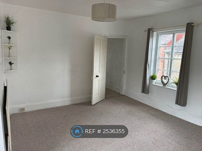 3 Bedroom Flat To Rent In Bridge Street, Knighton, LD7