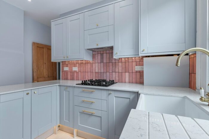 2 Bedroom Maisonette To Rent In Seaford Road, London, W13