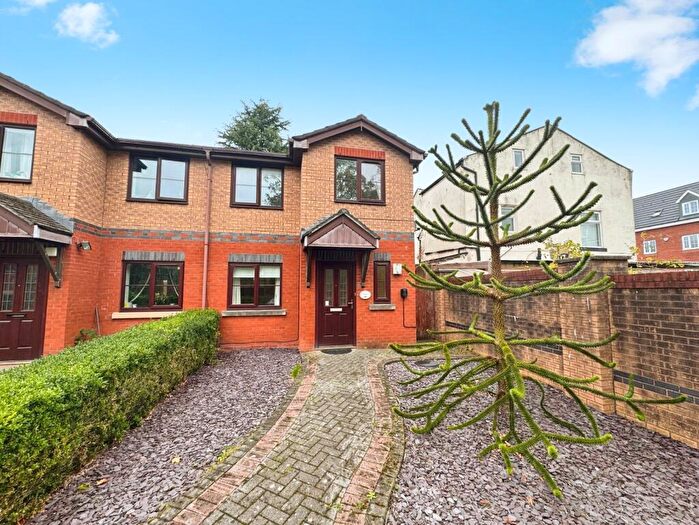 3 Bedroom Semi-Detached House To Rent In The Ferns, Hyde, Greater Manchester, SK14