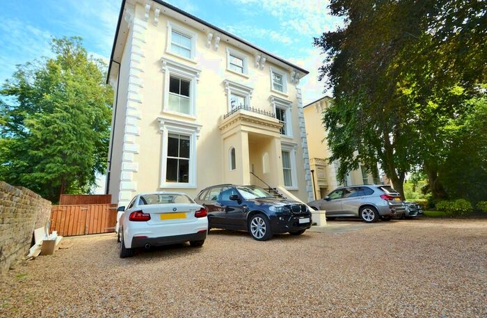 2 Bedroom Apartment To Rent In Surbiton, KT6