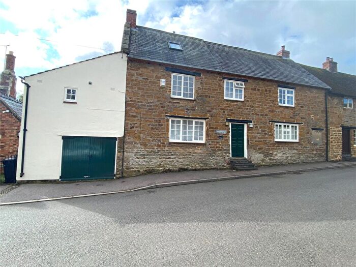 4 Bedroom House For Sale In School Street, Drayton, Daventry, Northamptonshire, NN11