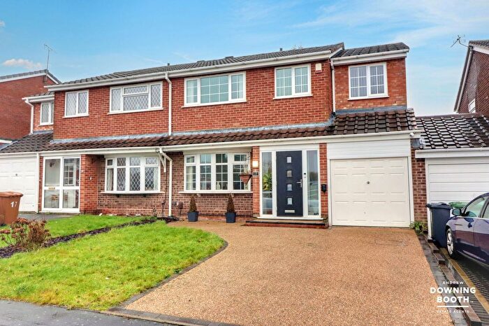 4 Bedroom Semi Detached House For Sale In Hillview, Aldridge, Walsall, WS9