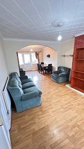 3 Bedroom Terraced House To Rent In Dudley Road, Feltham, Middlesex, TW14