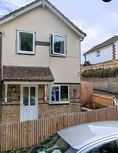 2 Bedroom End Of Terrace House To Rent In Streeters Lane, Beddington, SM6