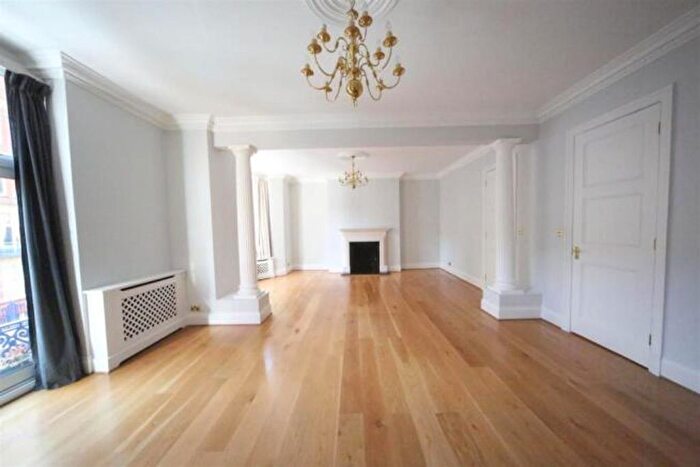 4 Bedroom Flat To Rent In Bickenhall Street, London, W1U