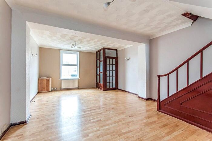 3 Bedroom Terraced House For Sale In Brandon Street, Gravesend, DA11
