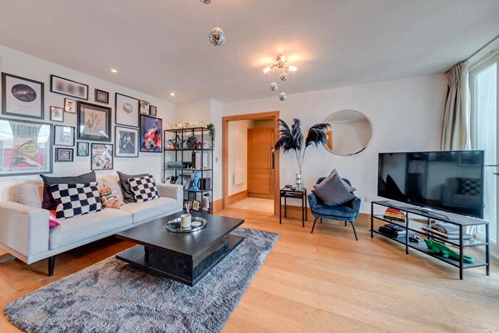 1 Bedroom Flat To Rent In Sugar House, Leman Street, E1