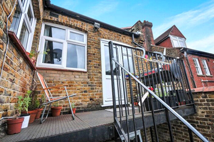 5 Bedroom Detached House For Sale In Croydon Road, Kent, BR3