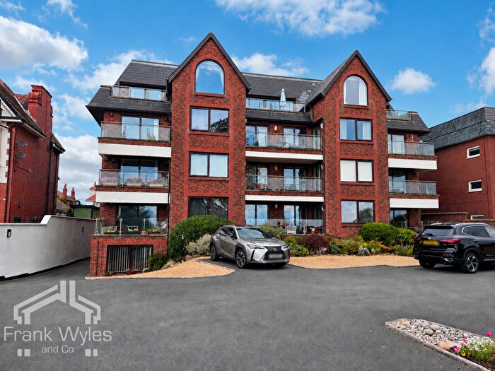 2 Bedroom Flat For Sale In , Inner Promenade, Lytham St. Annes, Lancashire, FY8