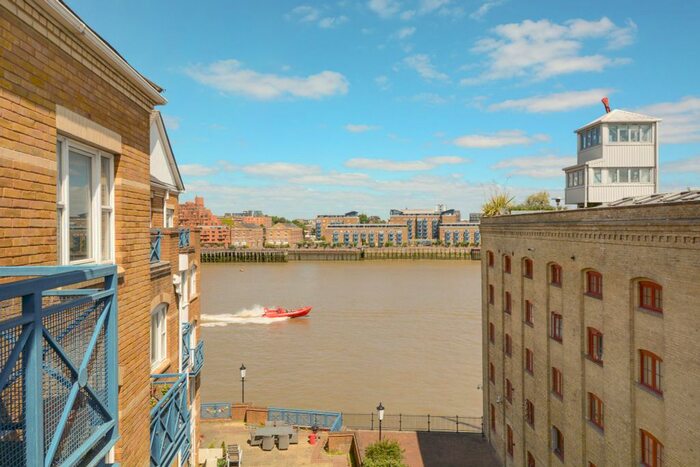 2 Bedroom Flat To Rent In King And Queen Wharf, London, SE16