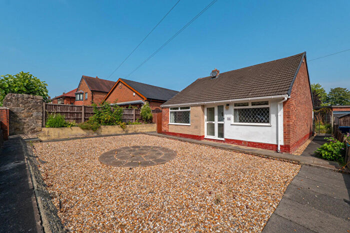 2 Bedroom Detached Bungalow For Sale In Hennel Lane, Walton-le-dale, PR5