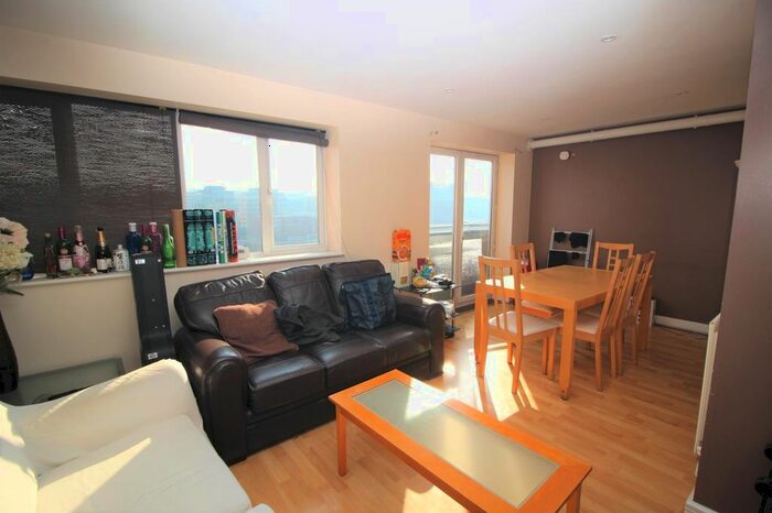 2 Bedroom Flat To Rent In High Quay, City Road, Newcastle Upon Tyne, NE1