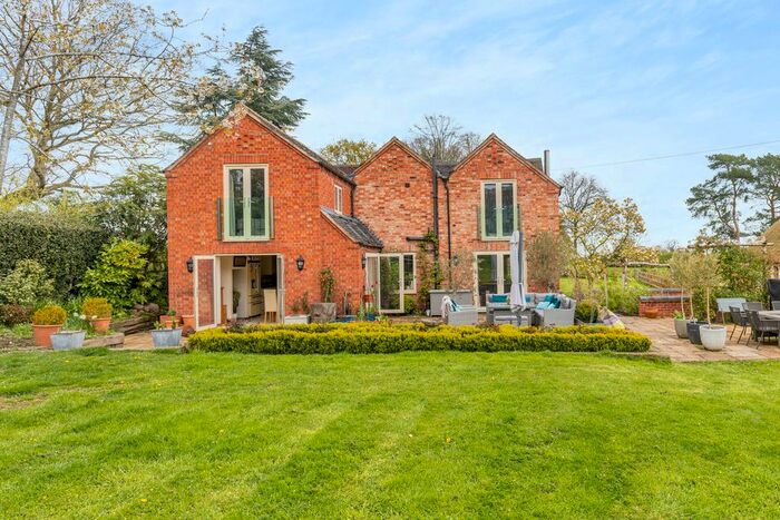 4 Bedroom Detached House For Sale In Barracks Lane, Warwick, Warwickshire, CV35