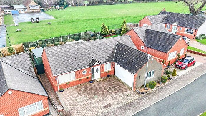 3 Bedroom Detached Bungalow For Sale In Parc Caradog, Trewern, SY21