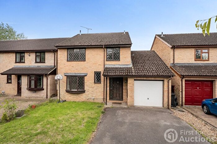4 Bedroom Detached House For Sale In Skelmerdale Way, Earley, Reading, RG6